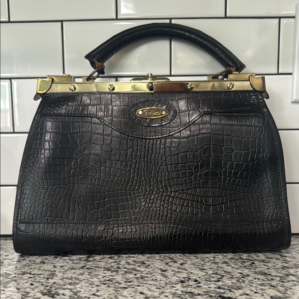 Vintage ✨ Bellucci Black Faux Crocodile Embossed Leather Handbag 🖤